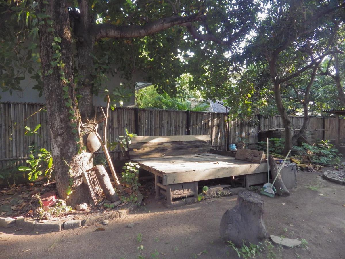 Old Village Гили Еър Екстериор снимка